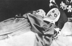1125px Bernadette soubirous exhumated 1925 700x448 1
