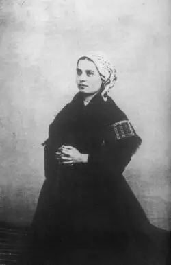 699px Bernadette Soubirous en 1863 photo Billard Perrin 2 250x386 1