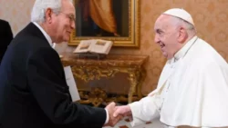 Papa Francisco recebe novo embaixador do Equador junto a Santa Se 1 700x394 1