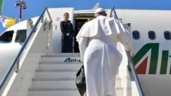 Papa Francisco inicia viagem mais longa de seu pontificado