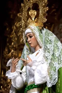 Virgen de la Esperanza 2