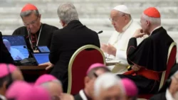 Segunda sessao do Sinodo dos Bispos e iniciada no Vaticano 1