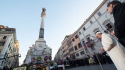 Papa Francisco prestara tradicional homenagem a Imaculada Conceicao 1