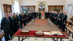 Presidente da Republica da Italia e recebido pelo Papa Leao XIV no Vaticano 4