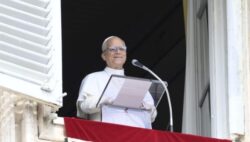 papa angelus 700x397 1