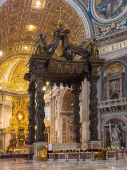960px Baldaquin Bernin Saint Pierre Vatican 700x934 1